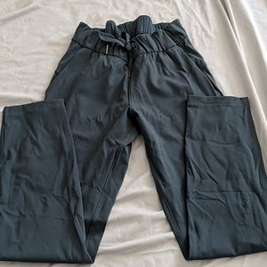 EUC Lululemon athletica Teal Pants